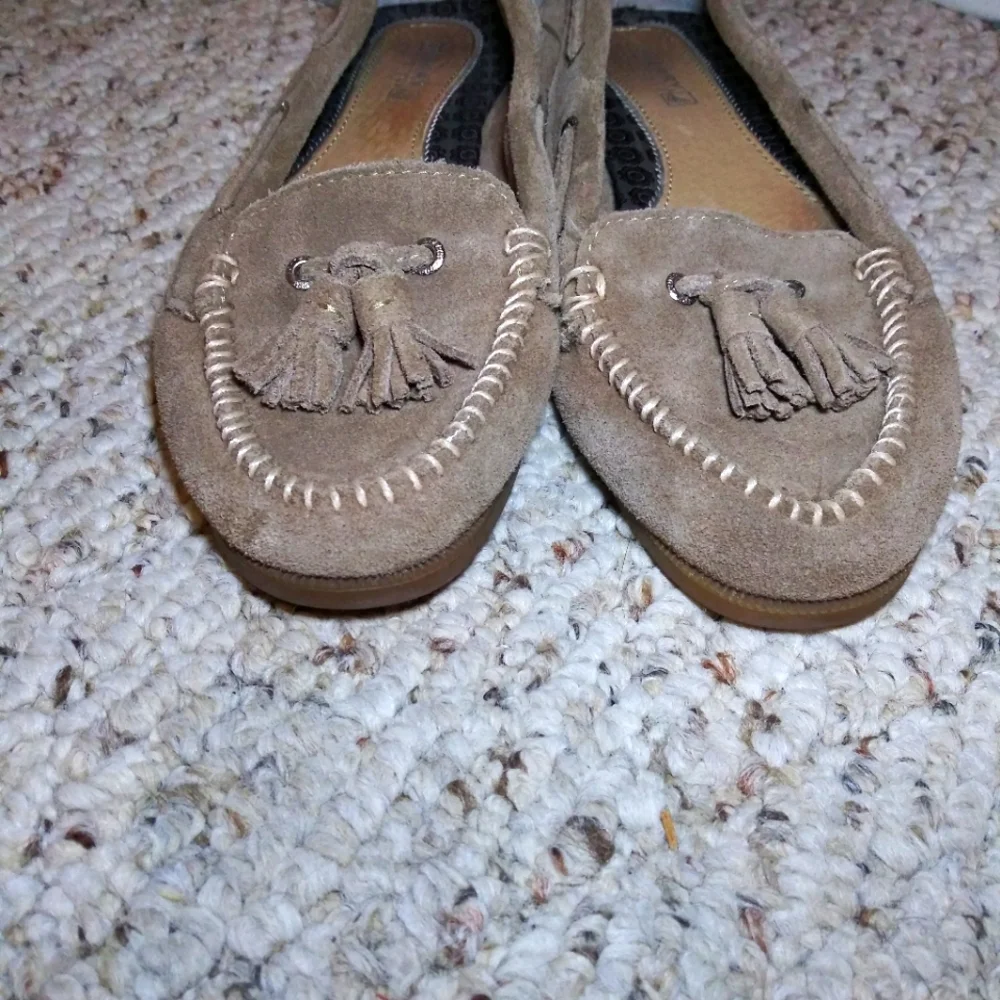 Sperry Tan Suede Tasseled Loafer - Picture 4 of 8